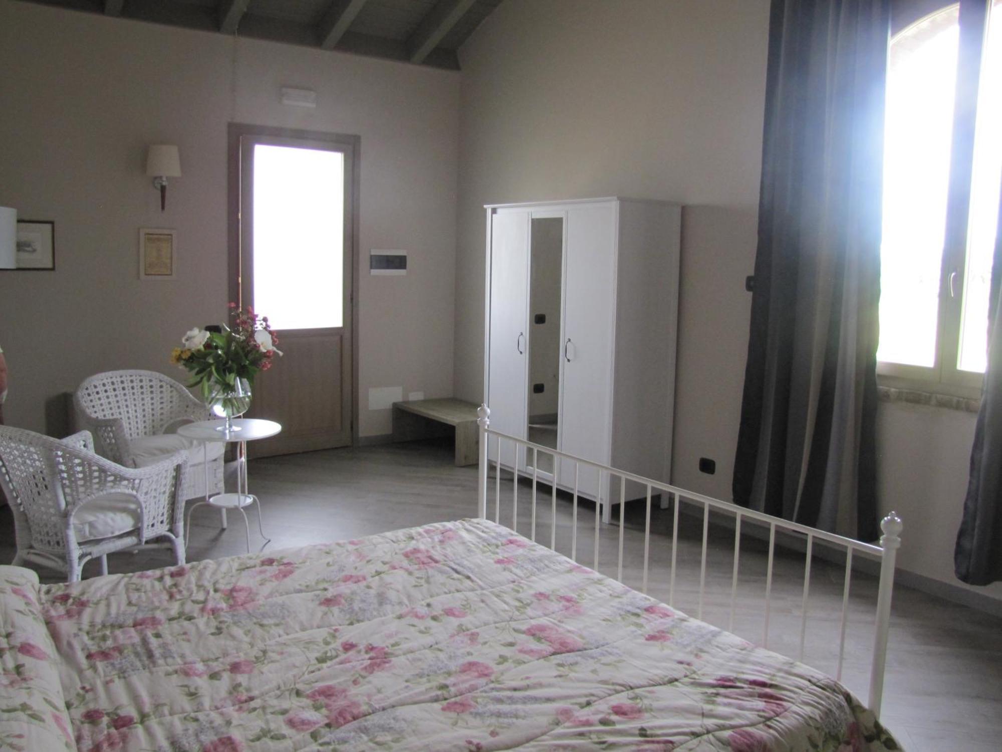 Agriturismo Bassanine Monticelli dʼOngina Δωμάτιο φωτογραφία