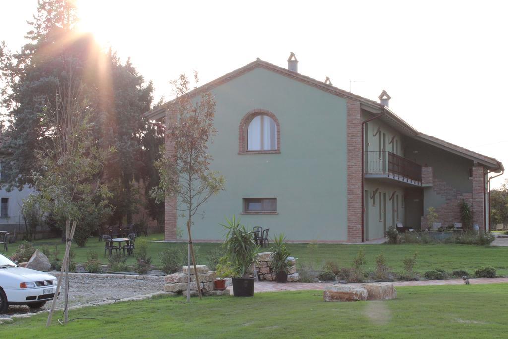 Agriturismo Bassanine Monticelli dʼOngina Εξωτερικό φωτογραφία