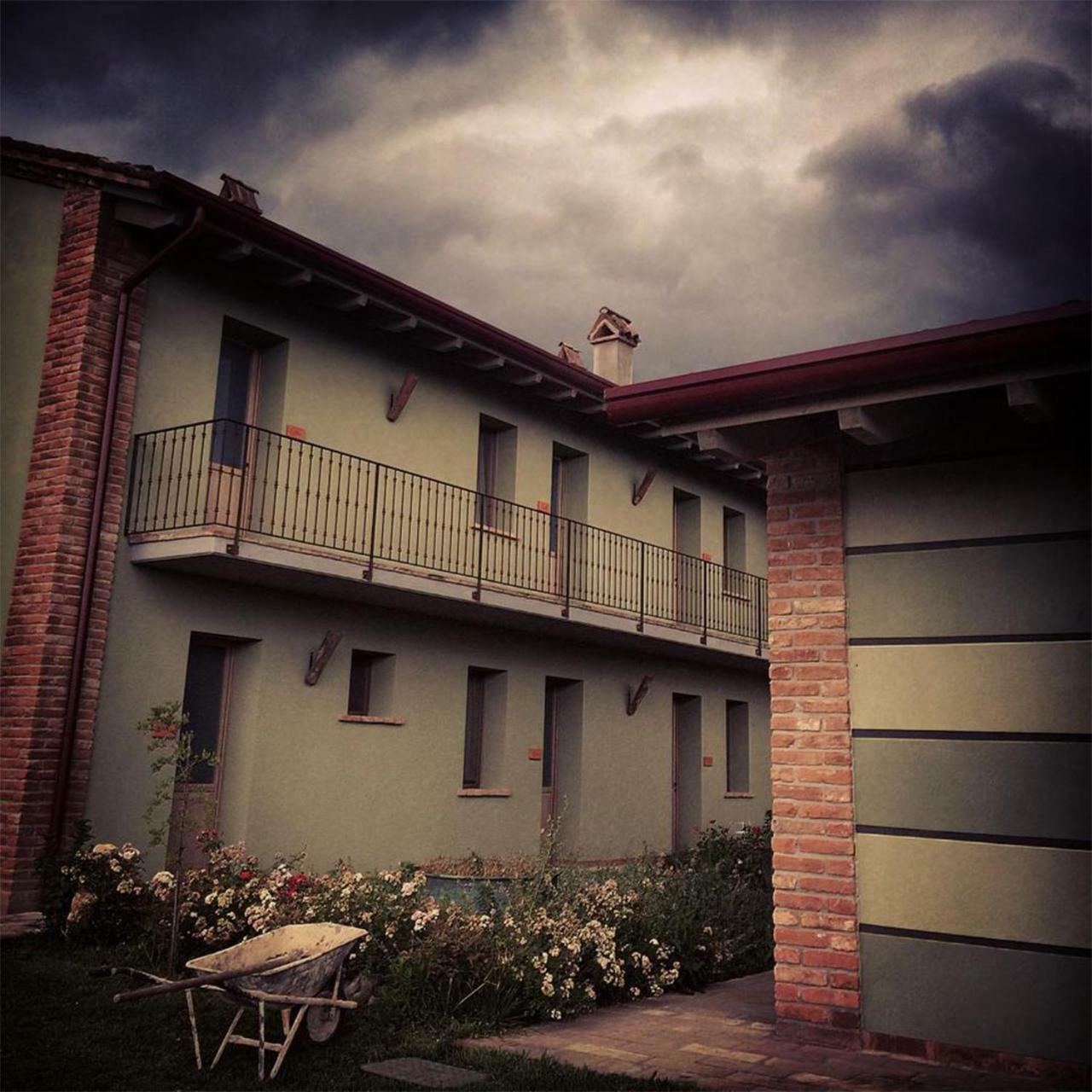 Agriturismo Bassanine Monticelli dʼOngina Εξωτερικό φωτογραφία